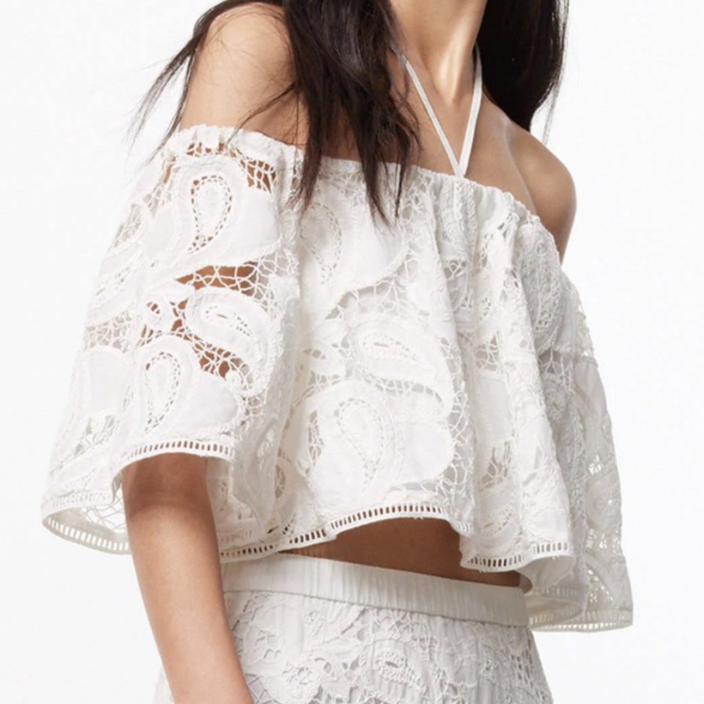 🌻NWT • Fashion Wild Cat • Cold Shoulder Crop Top•